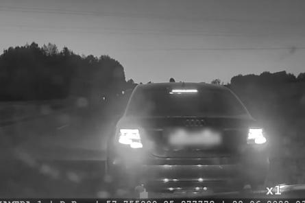 Пойманы лихачи: Audi разогнался до 188 км/; погоня за подростком на Ford (ВИДЕО)