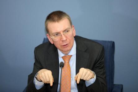 «РФ — спонсор терроризма!» МИД Латвии призвал запретить выдачу виз россиянам