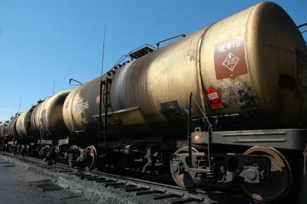 Россия продает нефть со скидкой в 30% - Bloomberg