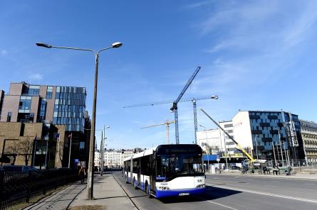 В общественный транспорт Риги стали возвращаться пассажиры