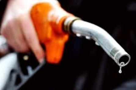 В Риге  снизились цены на бензин