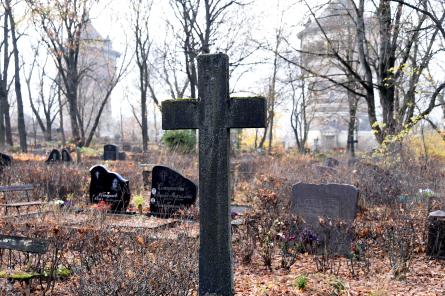 Почему в Латвии не дают лицензии на похороны и кремацию – объясняет Минэкономики
