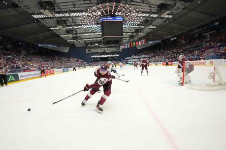 После 1-го периода сборная Латвии проигрывает Швеции – видео пропущенных голов