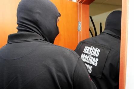 Скандал: латвийских пограничников и пожарных вербовали в качестве денежных мулов