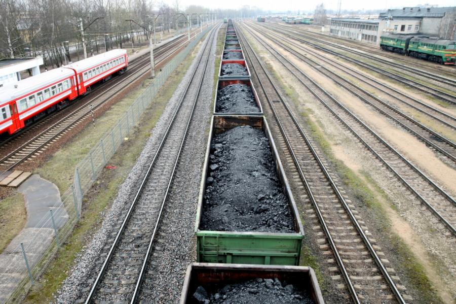 Дорого и политически неправильно: уголь в Латвию Россия не вернет