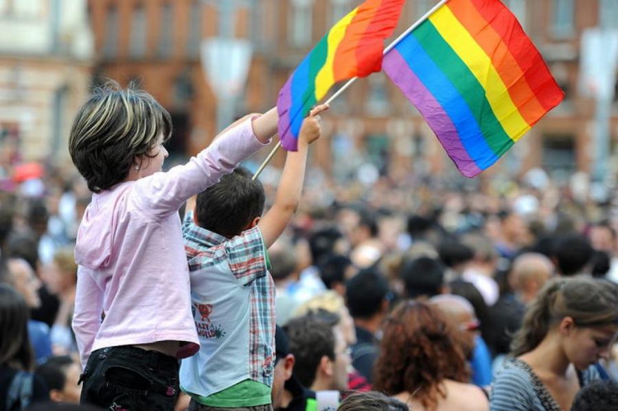 Исследование в США: геи совершают овердрафт по кредиткам чаще гетеросексуалов