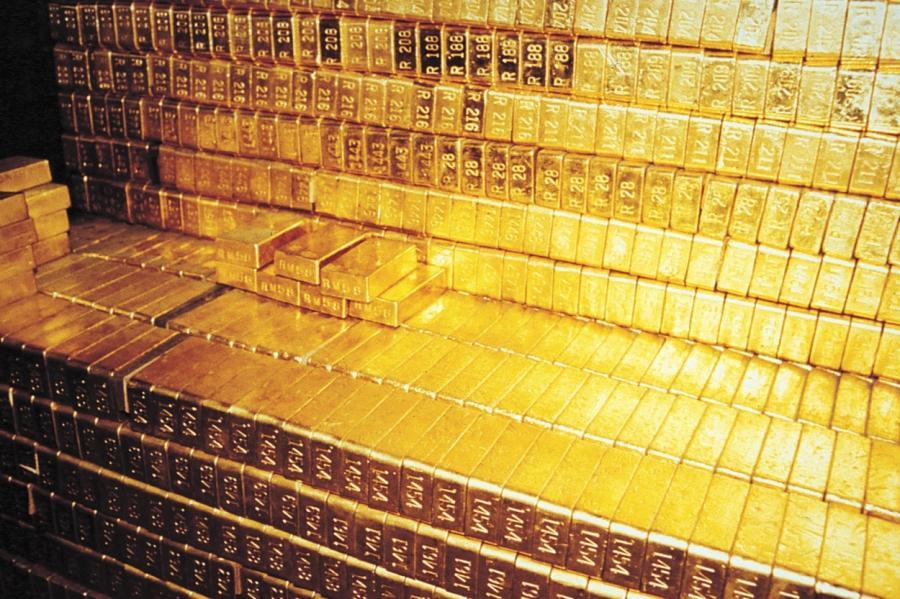 Венесуэла собирается продать тонны золота