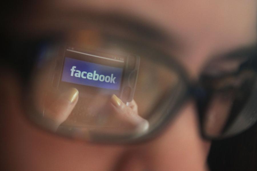 Facebook — способ создать параллельную реальность. Отклонение или извращение?