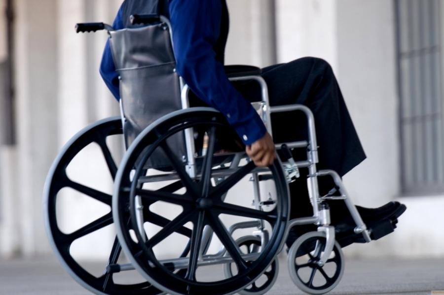 «Прогнозируемая инвалидность»: какие льготы гарантируют законы Латвии