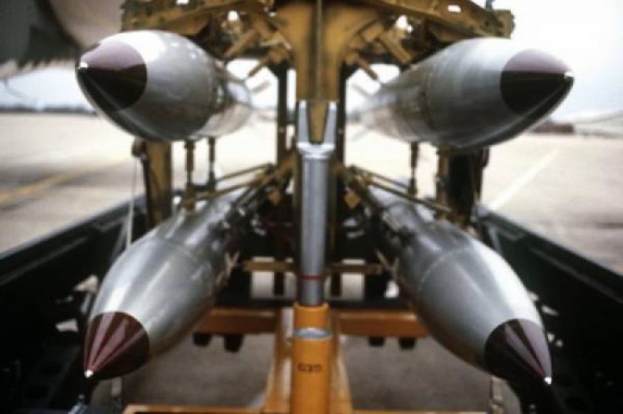 Ишингер: защита Европы ляжет на ядерные арсеналы Франции
