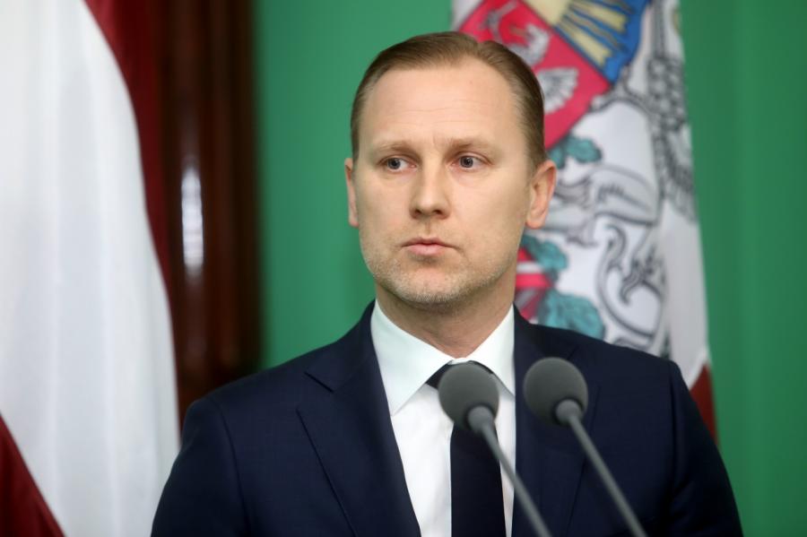 Гобземс жестко осудил правящий режим в Латвии