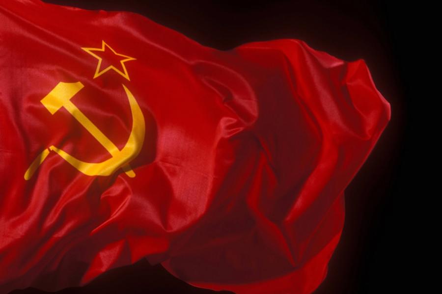 Латвийца осудили за вывешенный из окна флаг СССР