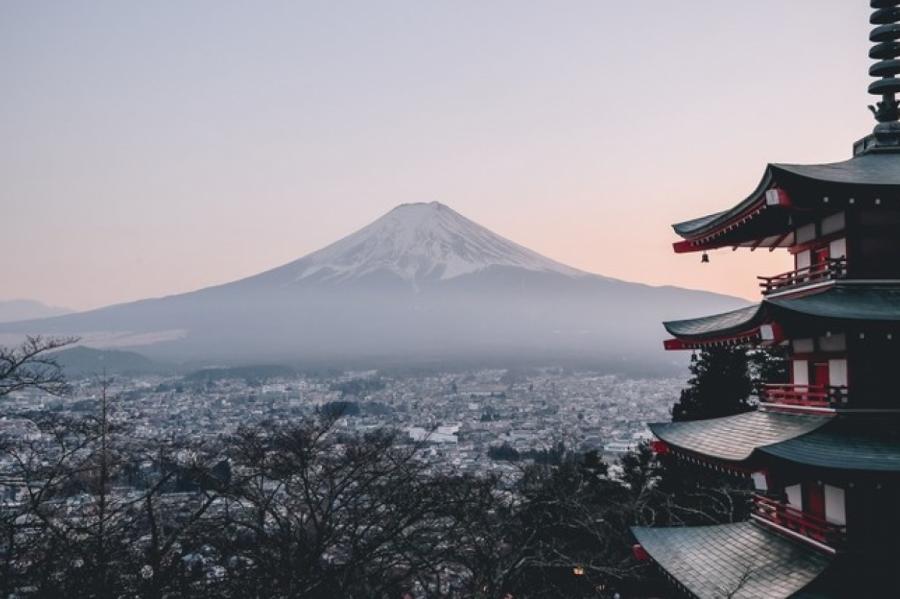 Любовь и традиции: как празднуют 14 февраля в Японии?