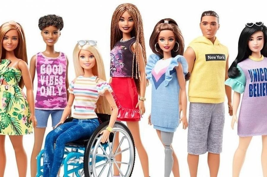 Mattel впервые выпустит куклу Барби в инвалидном кресле