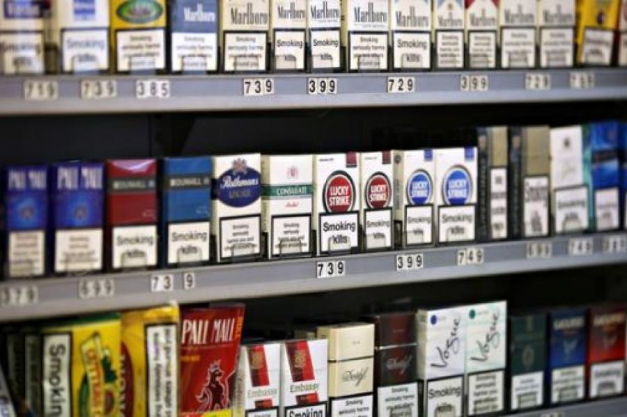 В Сейме одобрили идею ’’спрятать’’ сигареты, несмотря на возражения специалистов