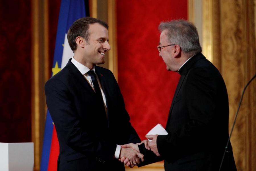Посол Ватикана во Франции обвинен в сексуальном насилии