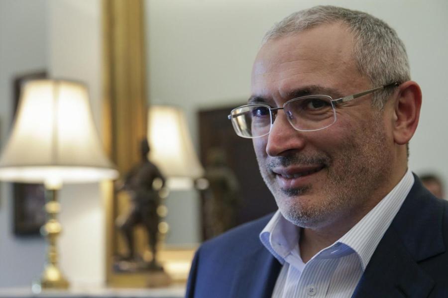 «Есть интересы»: Ходорковский приглашает на работу русскоязычных латвийцев