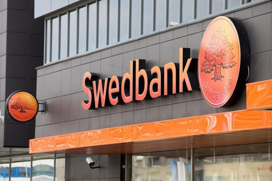 Swedbank потерял уже пять миллиардов. Журналисты разоблачают банкиров