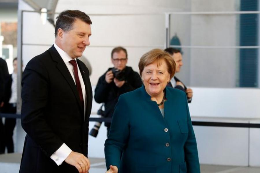 Меркель поняла боль Латвии: уровень жизни в разных странах ЕС нужно уравнивать