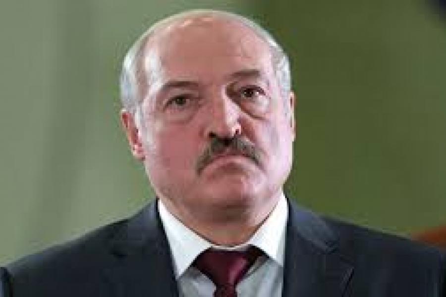 Лукашенко отказался отдавать Белоруссию Польше или России