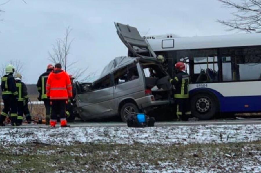Тяжелая авария в Риге с автобусом «Ригас сатиксме». Погибли люди