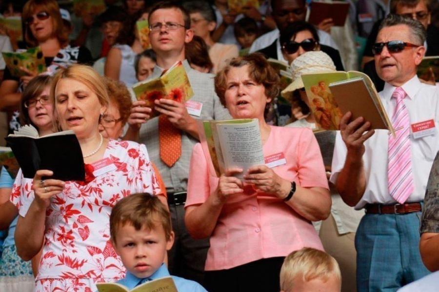 Великий исход: изгнанные из РФ «Свидетели Иеговы» начали искать убежище в Латвии