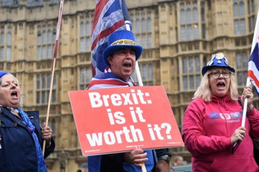 Лондон теряет более €1 трлн с уходом финансовых институтов из-за Brexit