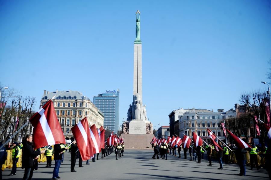 Кариньш призвал министров не отмечать 16 марта у памятника Свободы