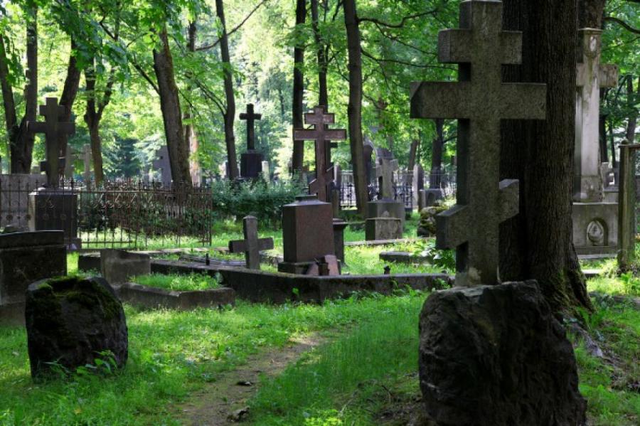 Рига отменяет плату за места на кладбищах