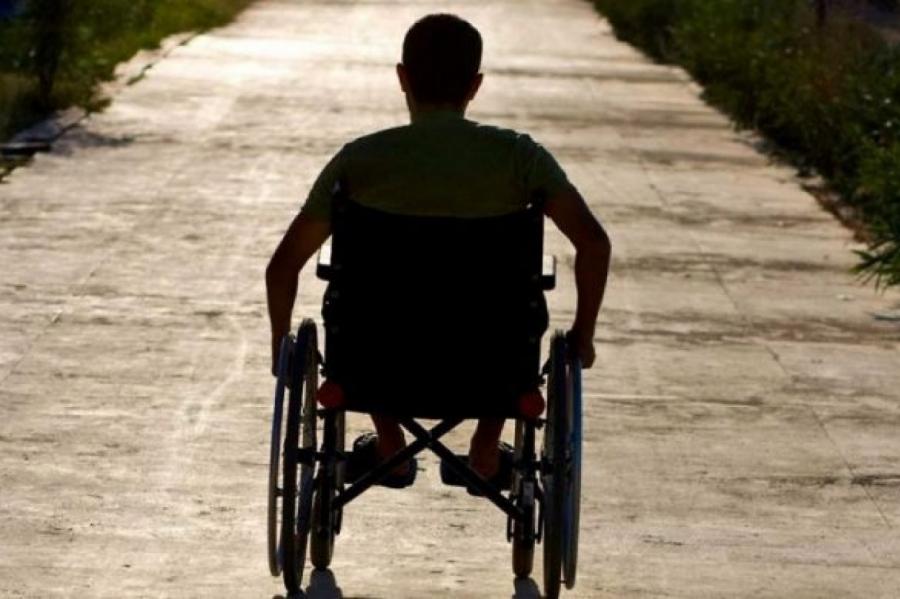 Латвия извинилась перед инвалидом, записанным в должники СГД