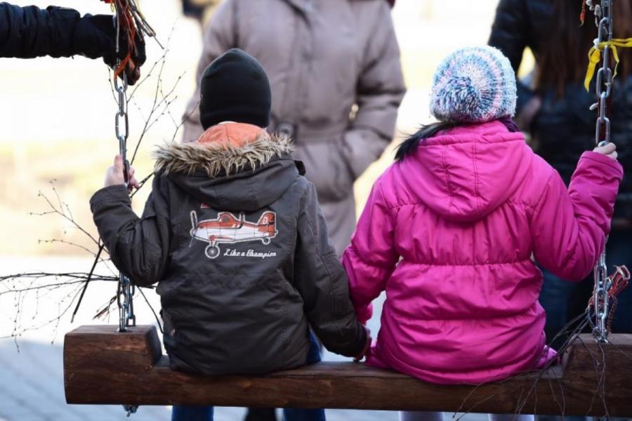 Почему латвийцы не хотят рожать: боятся стать беднее