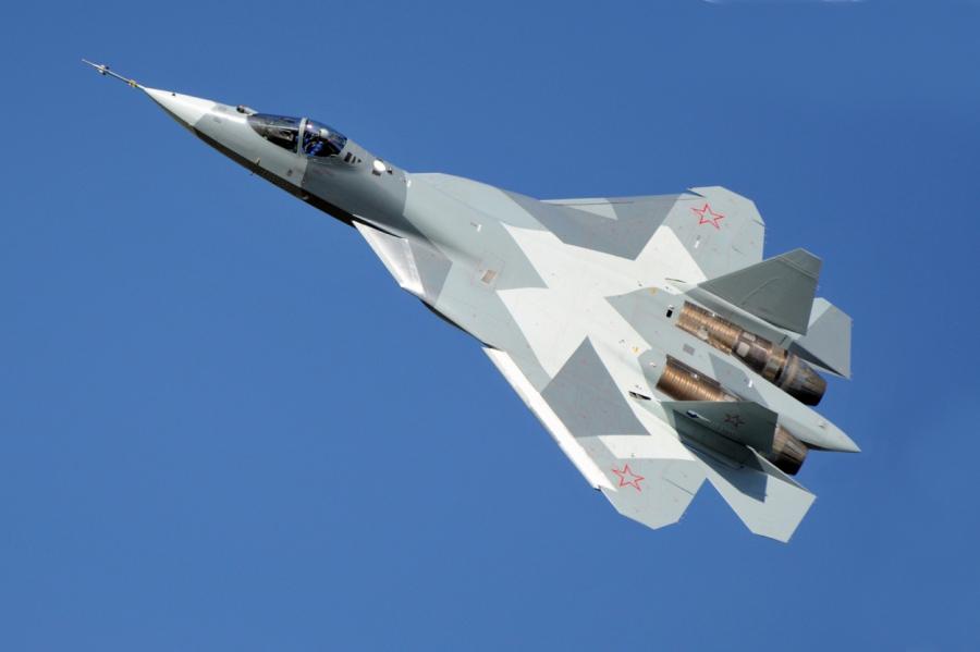 Су-57 превосходит F-35 по маневренности, скорости и дальности