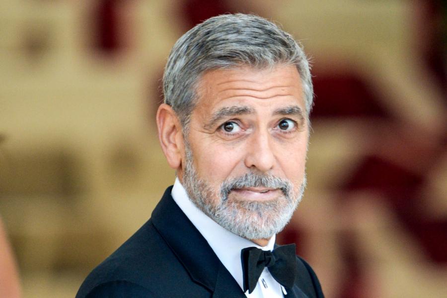 Джордж Клуни призвал бороться против казни за супружескую измену и изнасилование