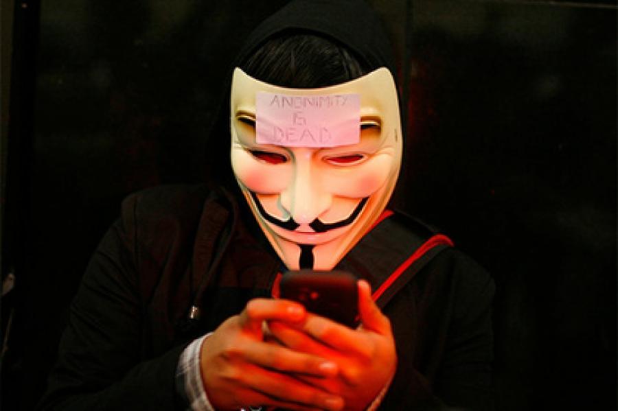 Хакеры Anonymous «обрушат силу интернета» на Британию из-за ареста Ассанжа