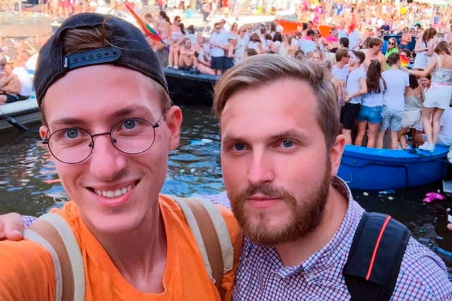 Как живет гей-пара, оформившая брак в России