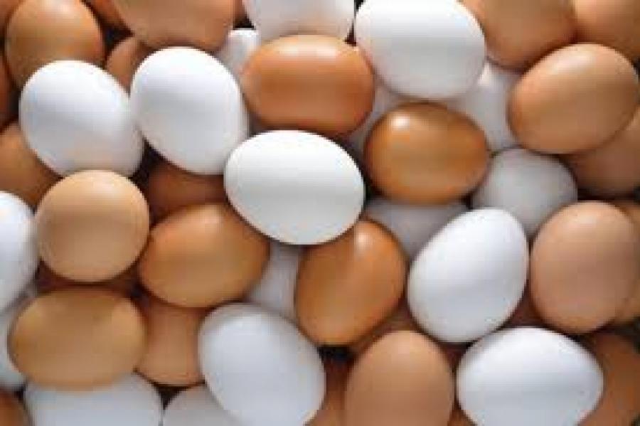 На Пасху цена коричневых яиц в этом году на 10% ниже, белых яиц — на 20%