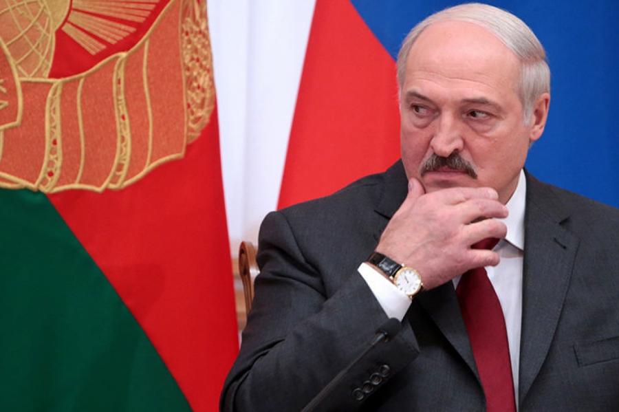 Лукашенко сравнил отказ от русского языка с потерей разума