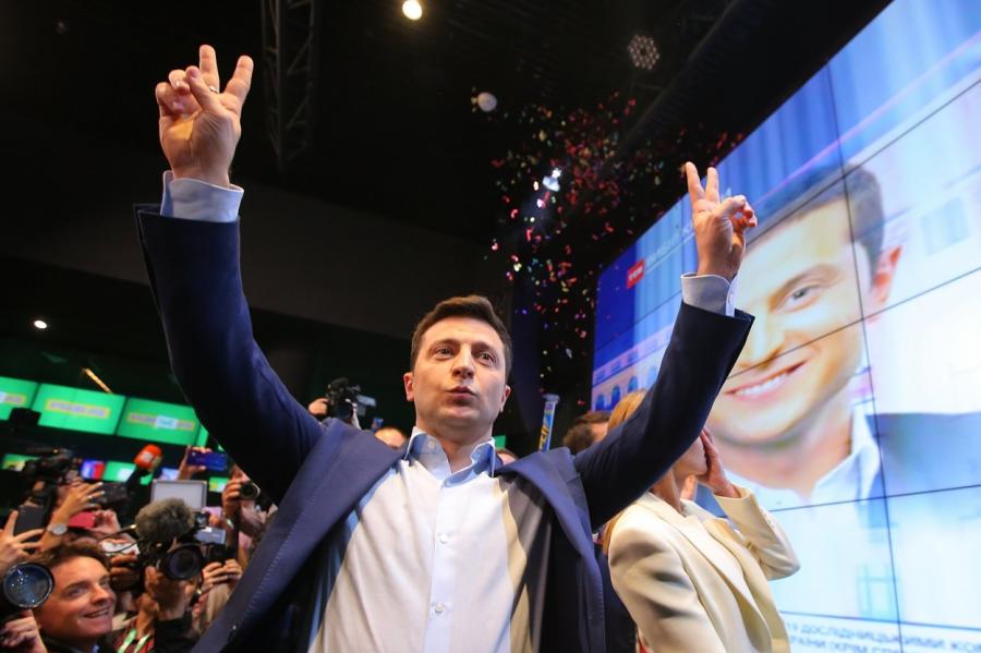 «Это безумие!»: Украина сошла с ума и выбрала наивного Зеленского