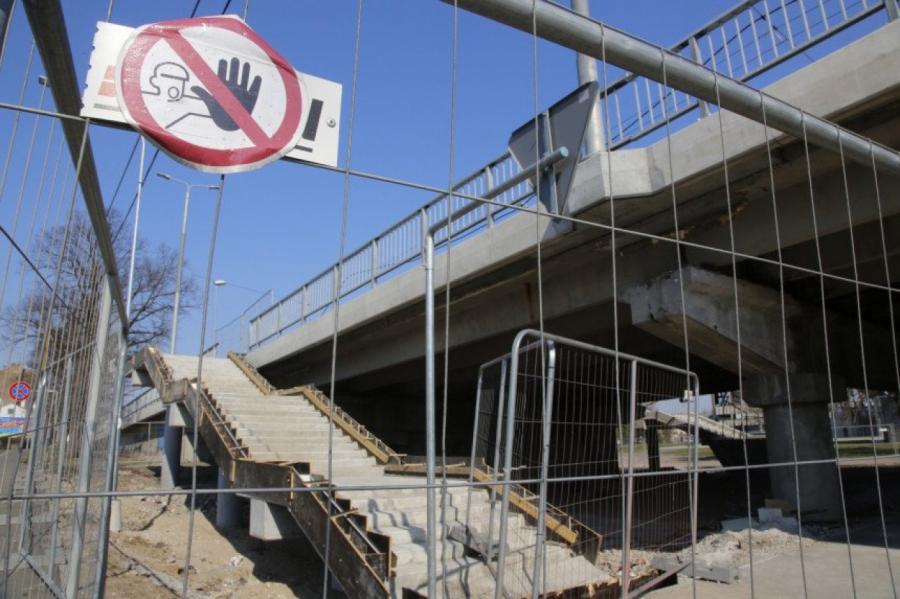Министр экономики: закрытие Деглавского моста — вопрос общественной безопасности
