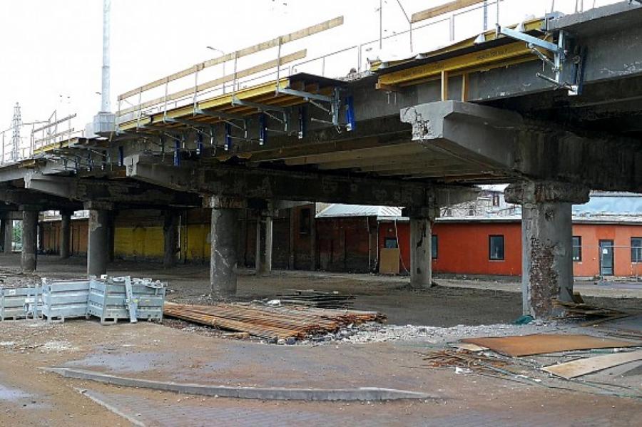 Движение по Деглавскому мосту частично будет возобновлено с 5 утра 4 мая