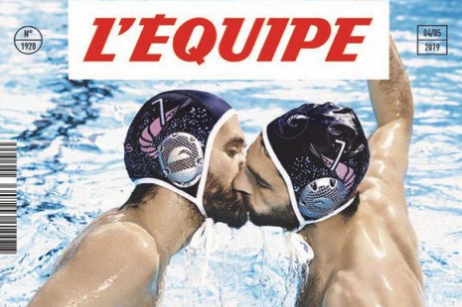 Целующиеся мужчины-спортсмены попали на обложку французского журнала