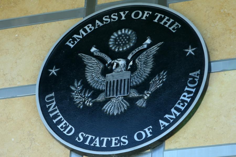 Посольство США поймало латвийские власти на обмане