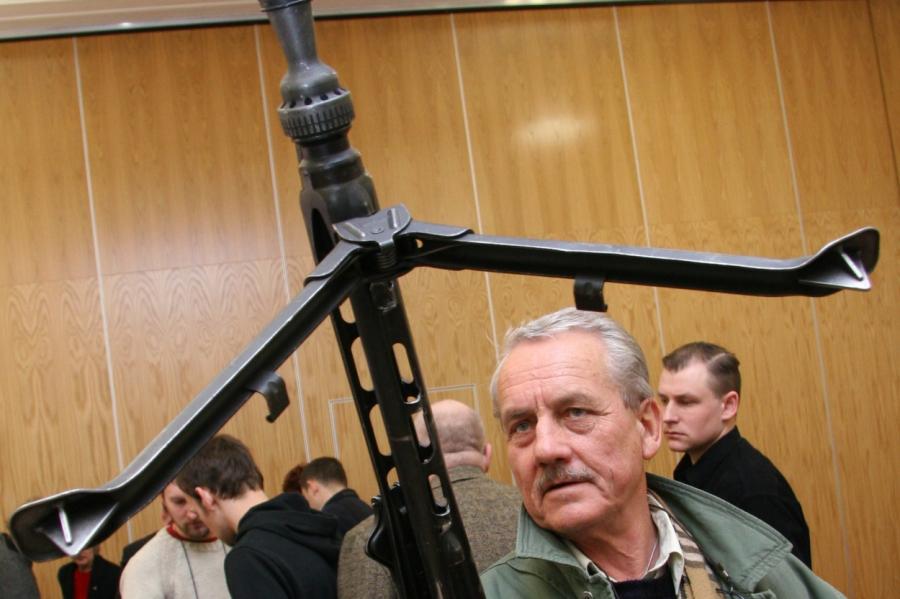 На руках у населения Латвии оружие, которого хватит для шести дивизий