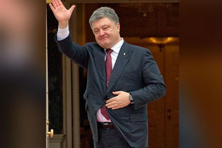 Бывший чиновник рассказал о стыде дипломатов из-за неопрятного Порошенко