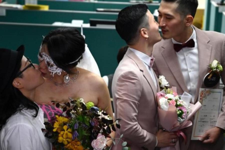 В первый день легализации гей-браков более 360 пар сыграли свадьбу на Тайване