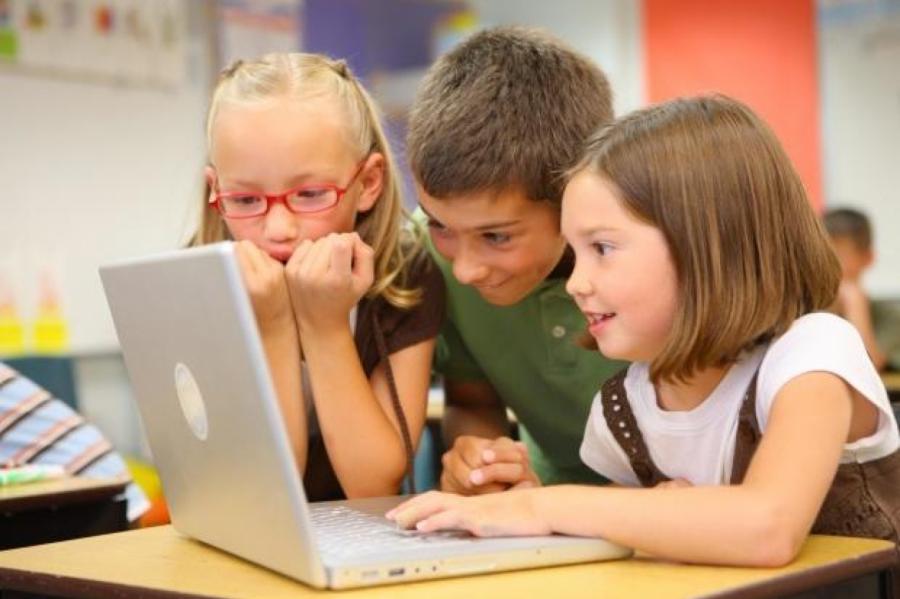 И не надейтесь: латвийским детям запретили учиться в русских интернет-школах