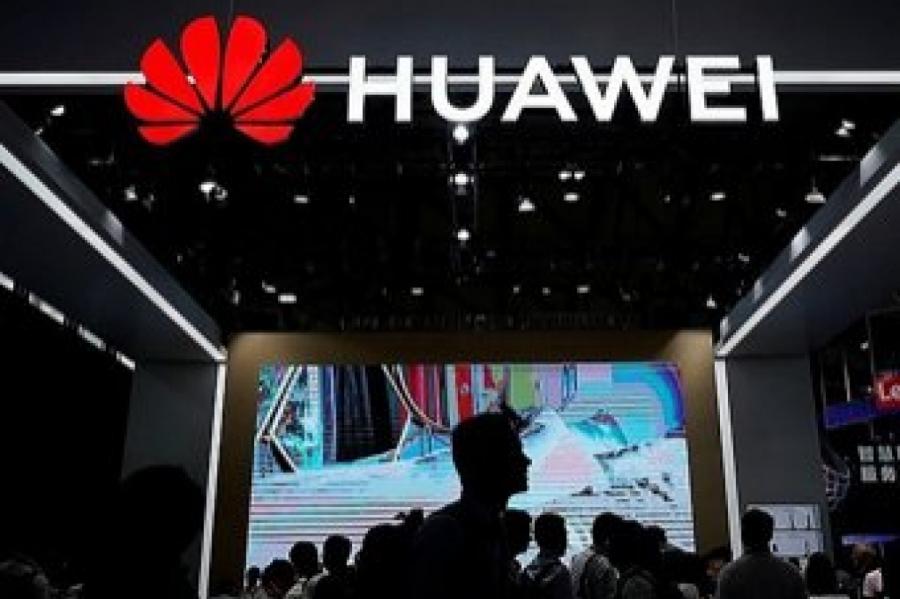 Huawei хочет заменить Android российской Ос