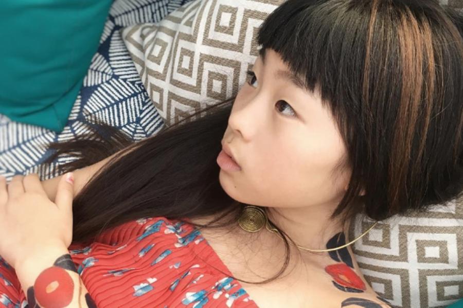 Знакомимся с самой юной татуировщицей в мире — 10-летней Ноко из Японии