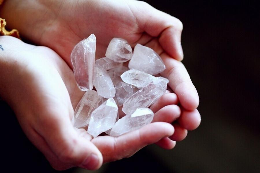 Почему мировые селебрити сходят с ума по магическим кристаллам