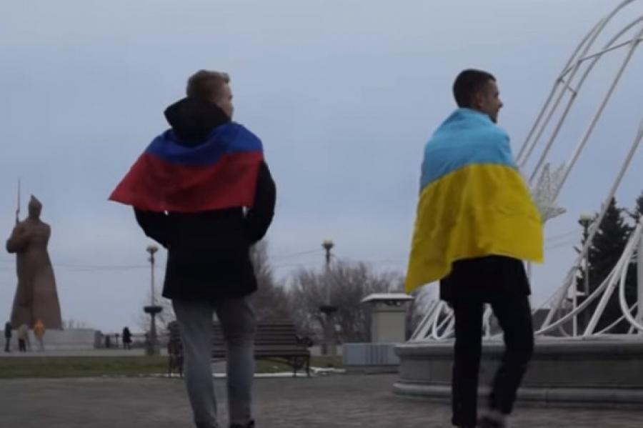 Ирландцы с флагами России и криками «ДНР, вперед» переполошили аэропорт Украины